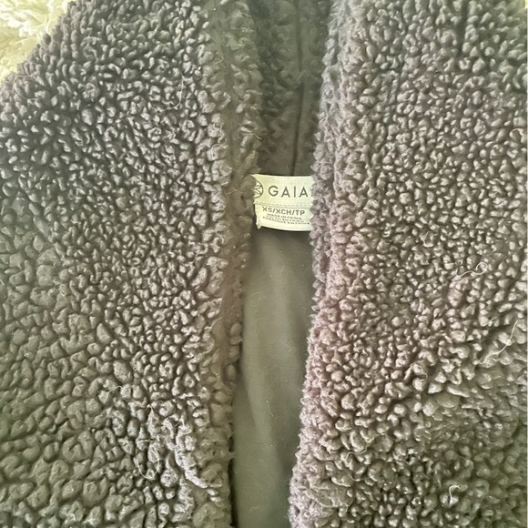 GAIAM Sherpa sweatshirt - Picture 2 of 3